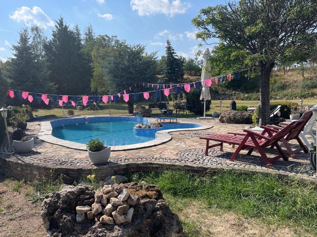 Lakepark Garden With Swimming Pool & Park Bekecs
