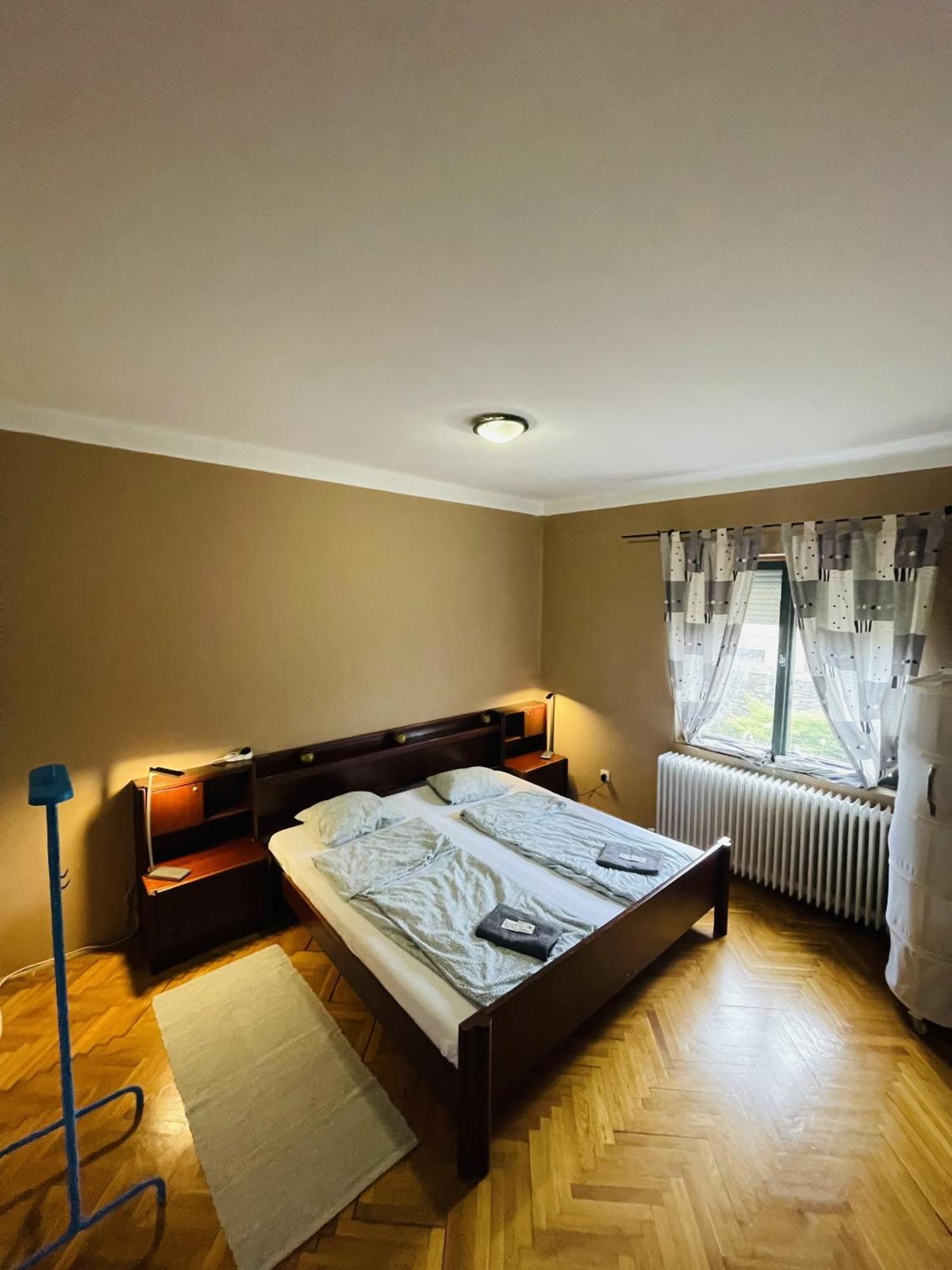 Lakepark Garden With Swimming Pool & Park Apartment Bekecs