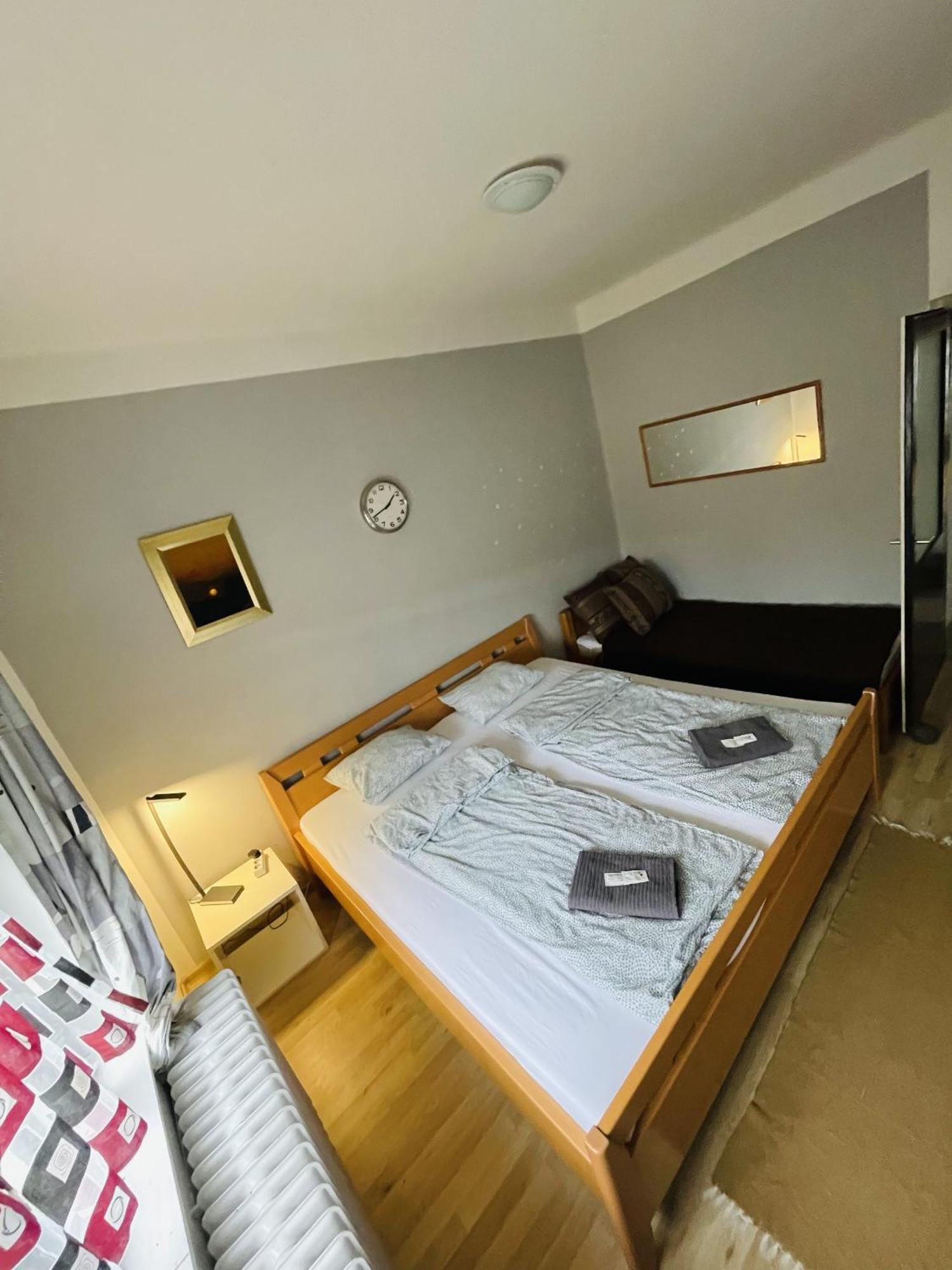 Lakepark Garden With Swimming Pool & Park
