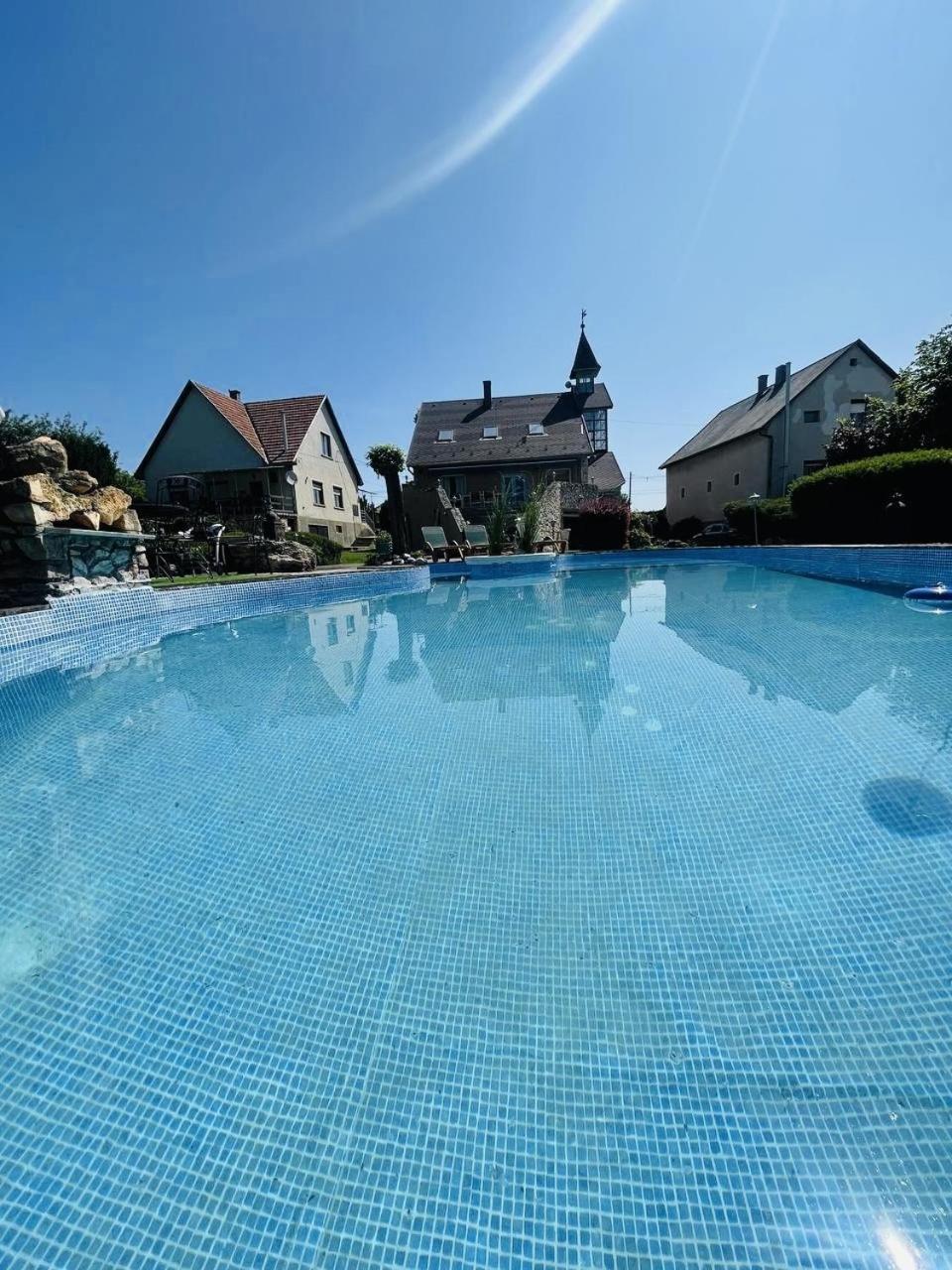 Lakepark Garden With Swimming Pool & Park